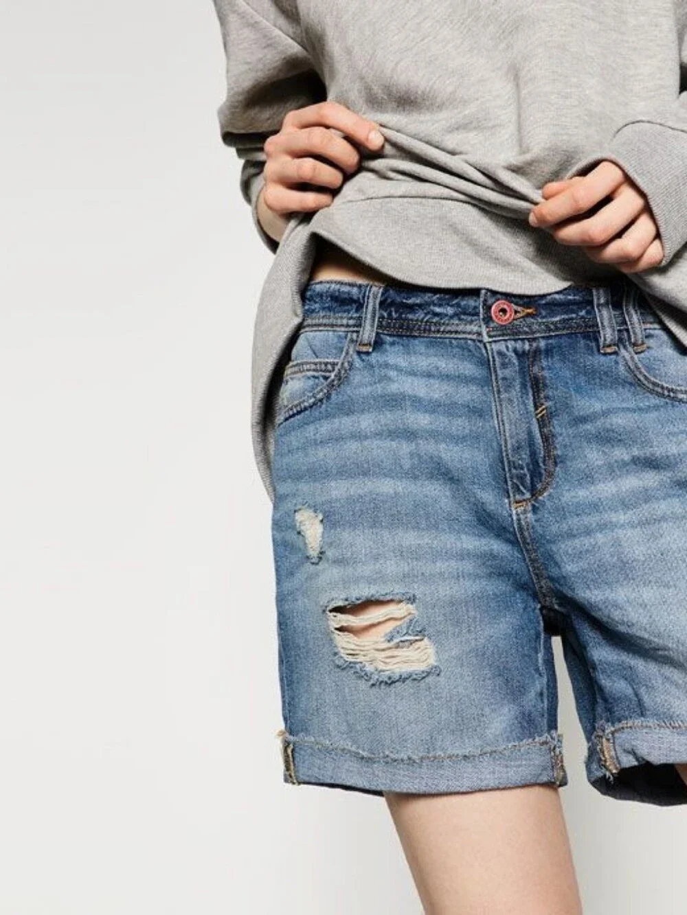 ZARA Basic Z1975 Denim Distressed Baggy Jean Shorts - Size 6 Womens
